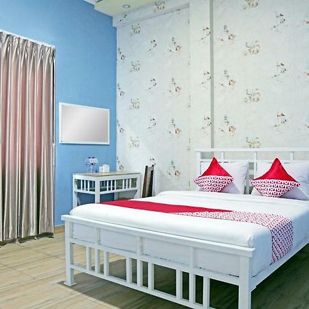 Oyo 1386 Hotel Grand Gabelo Bukittinggi Extérieur photo