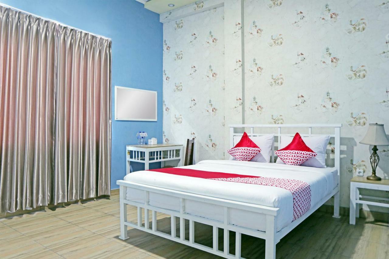Oyo 1386 Hotel Grand Gabelo Bukittinggi Extérieur photo