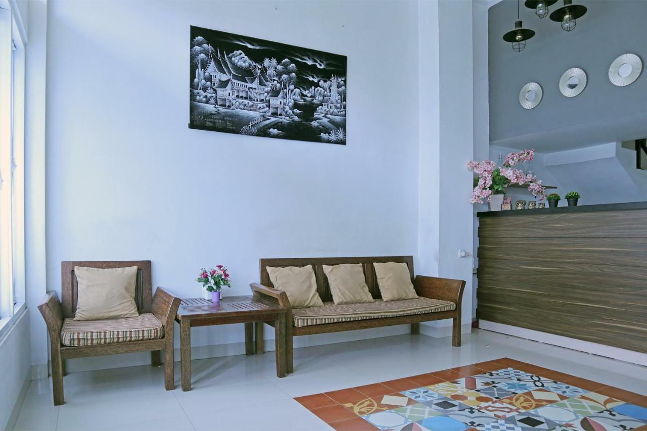 Oyo 1386 Hotel Grand Gabelo Bukittinggi Extérieur photo