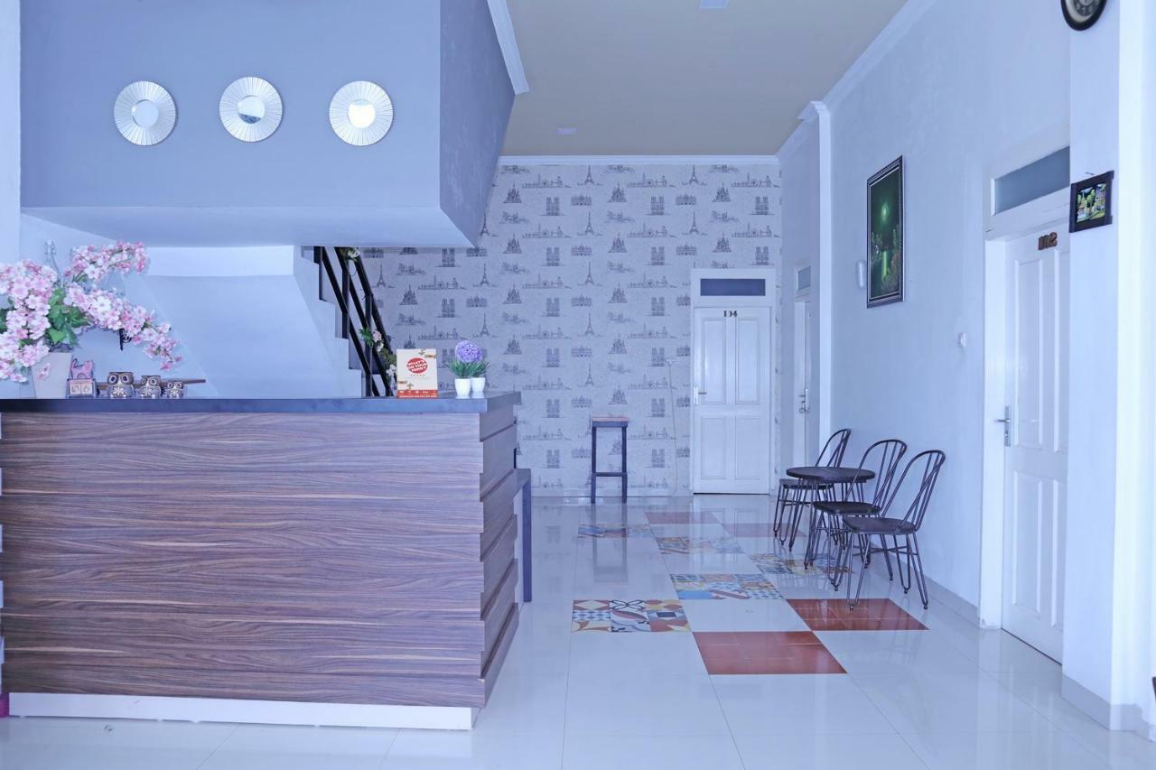 Oyo 1386 Hotel Grand Gabelo Bukittinggi Extérieur photo