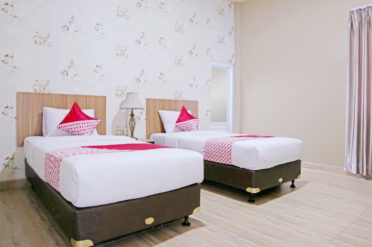 Oyo 1386 Hotel Grand Gabelo Bukittinggi Extérieur photo